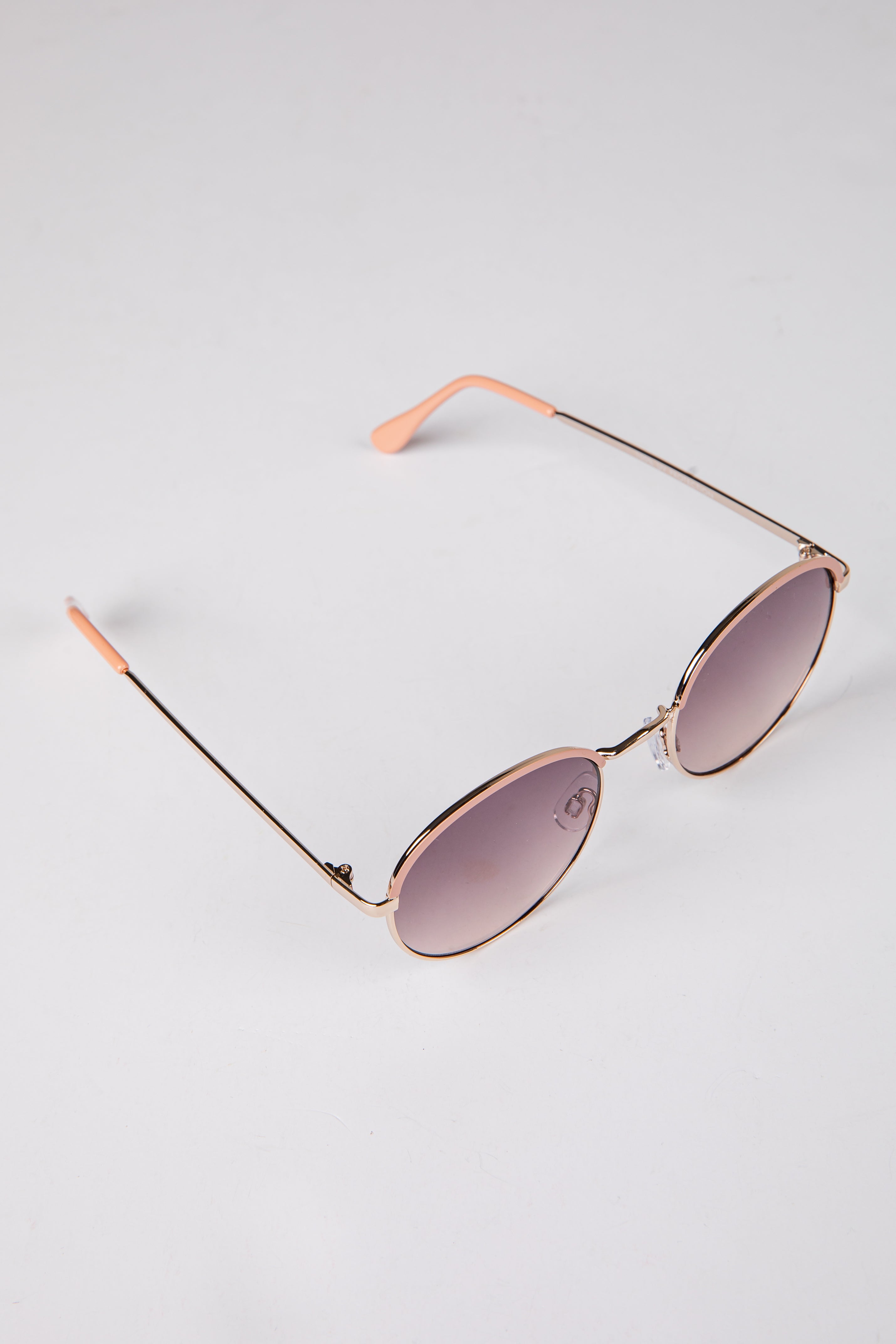 Throwing Shade Round Sunglasses