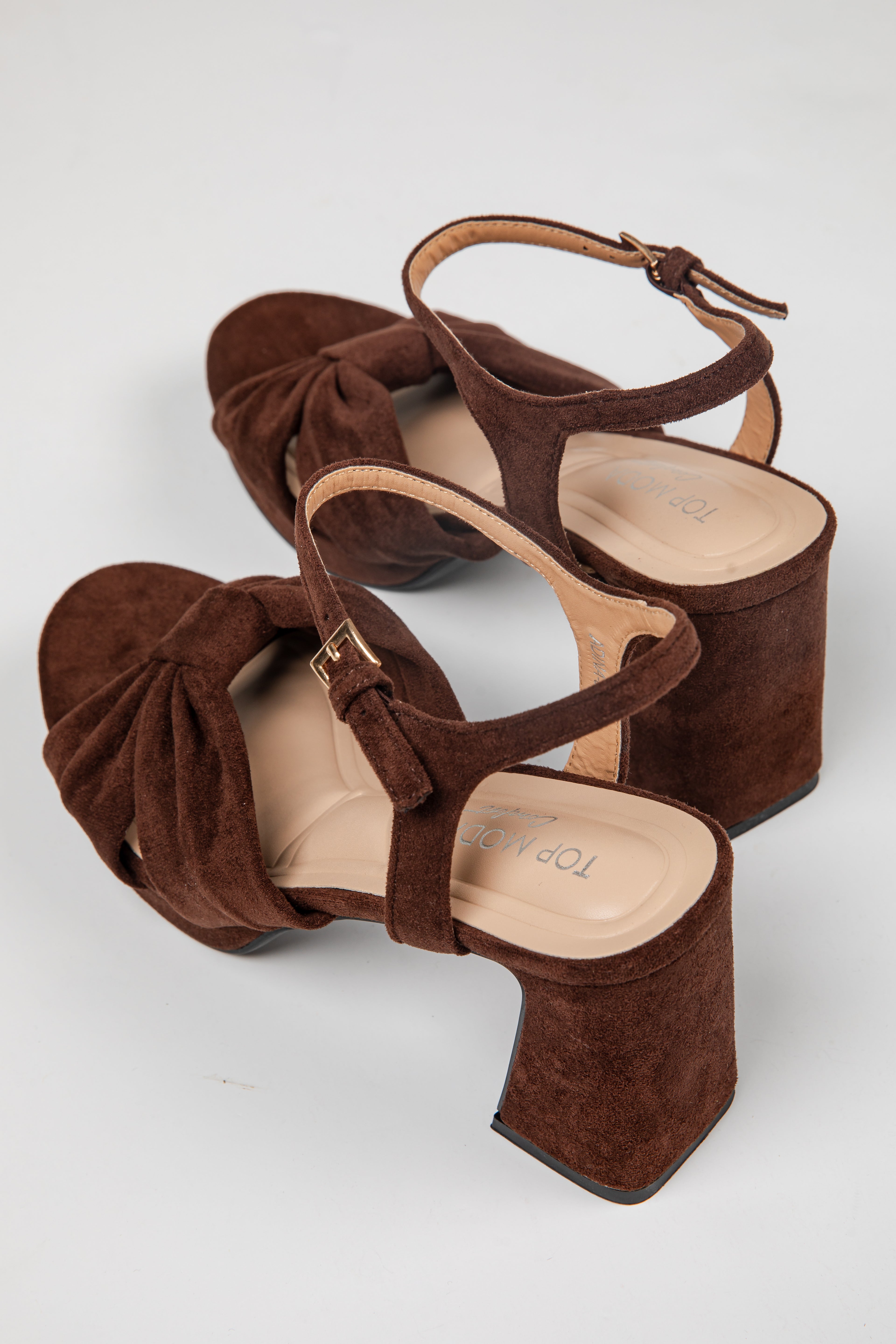 A pair of women&
