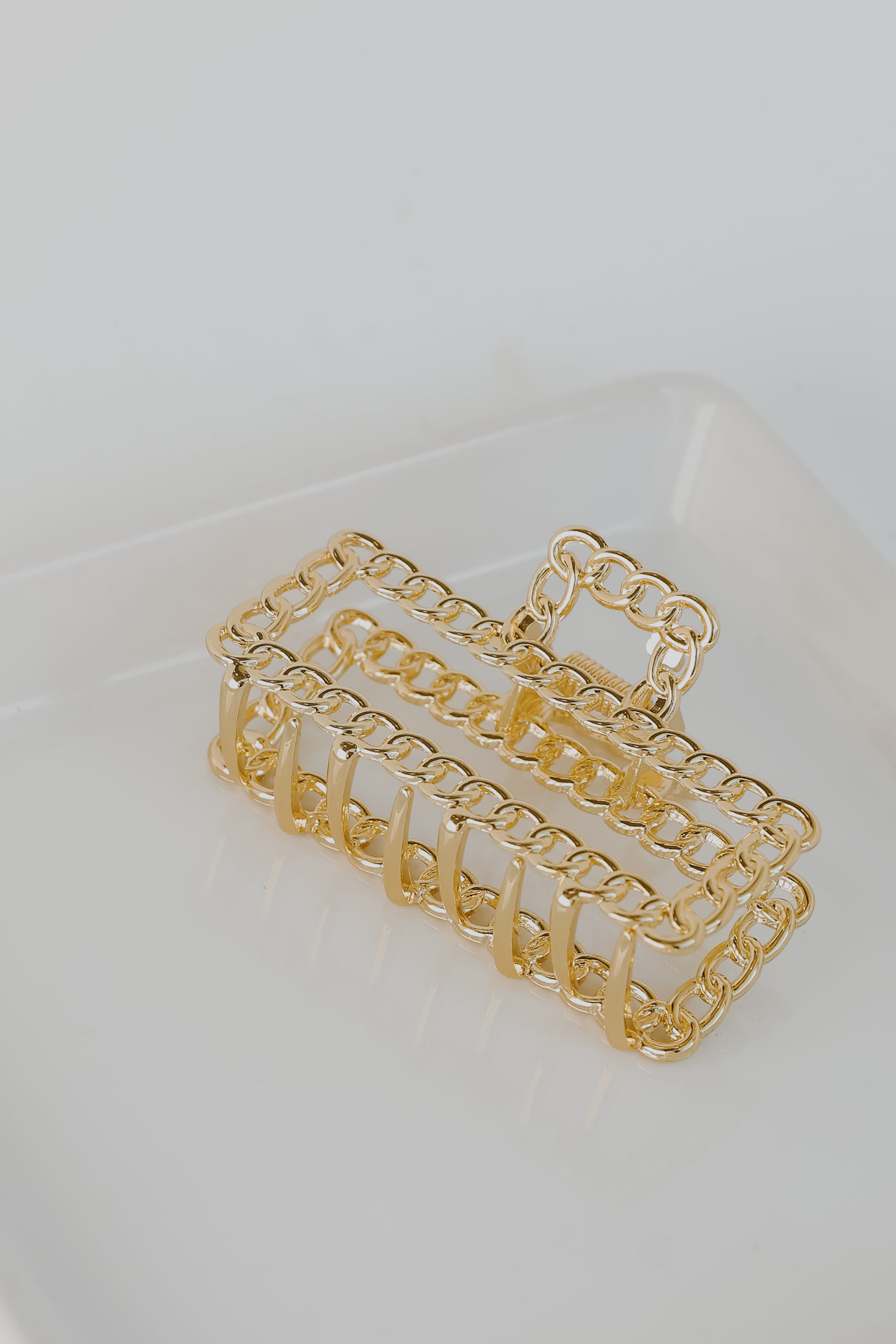 Gold Chainlink Claw Hair Clip from dress up
