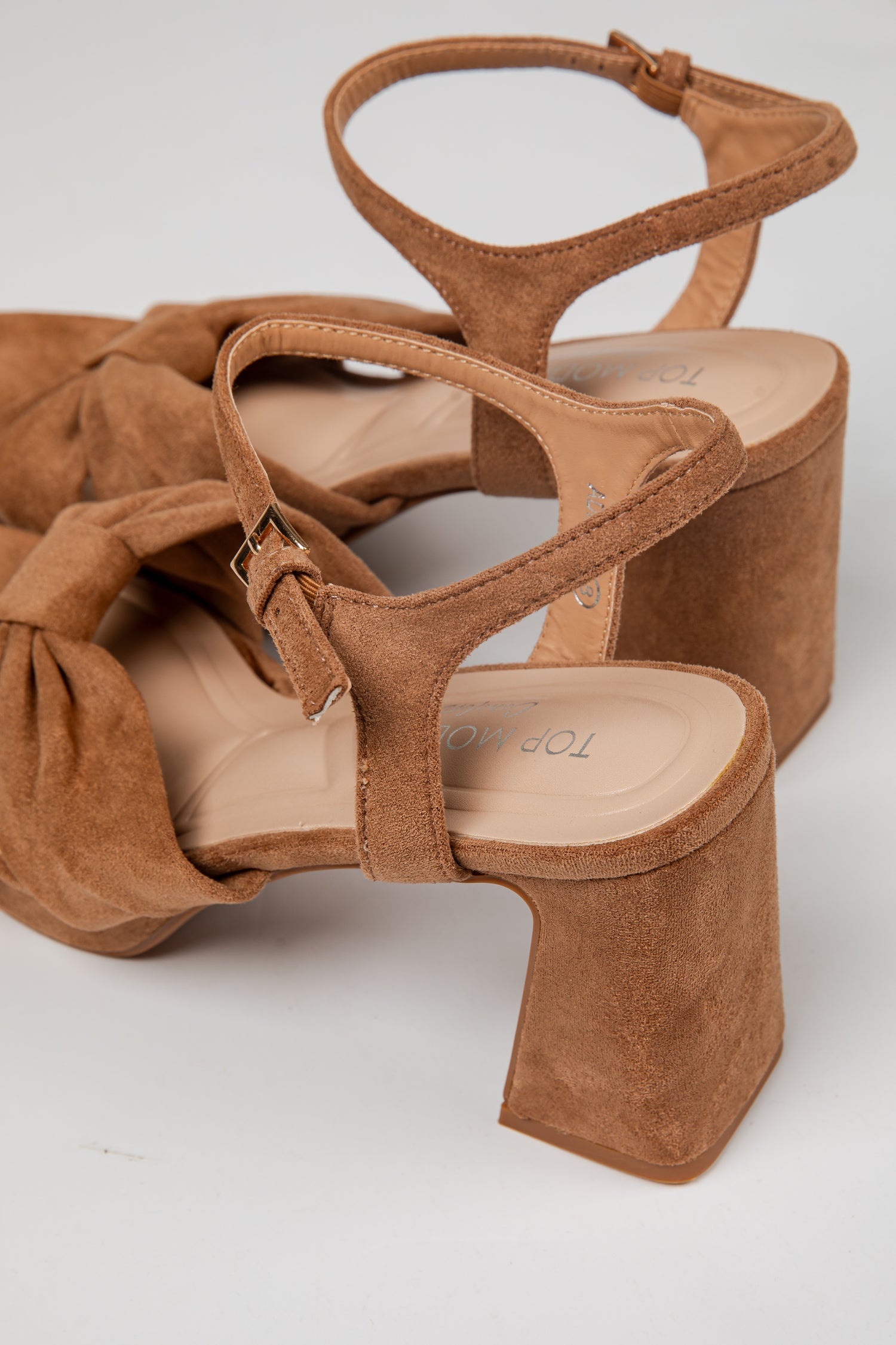 A pair of women&