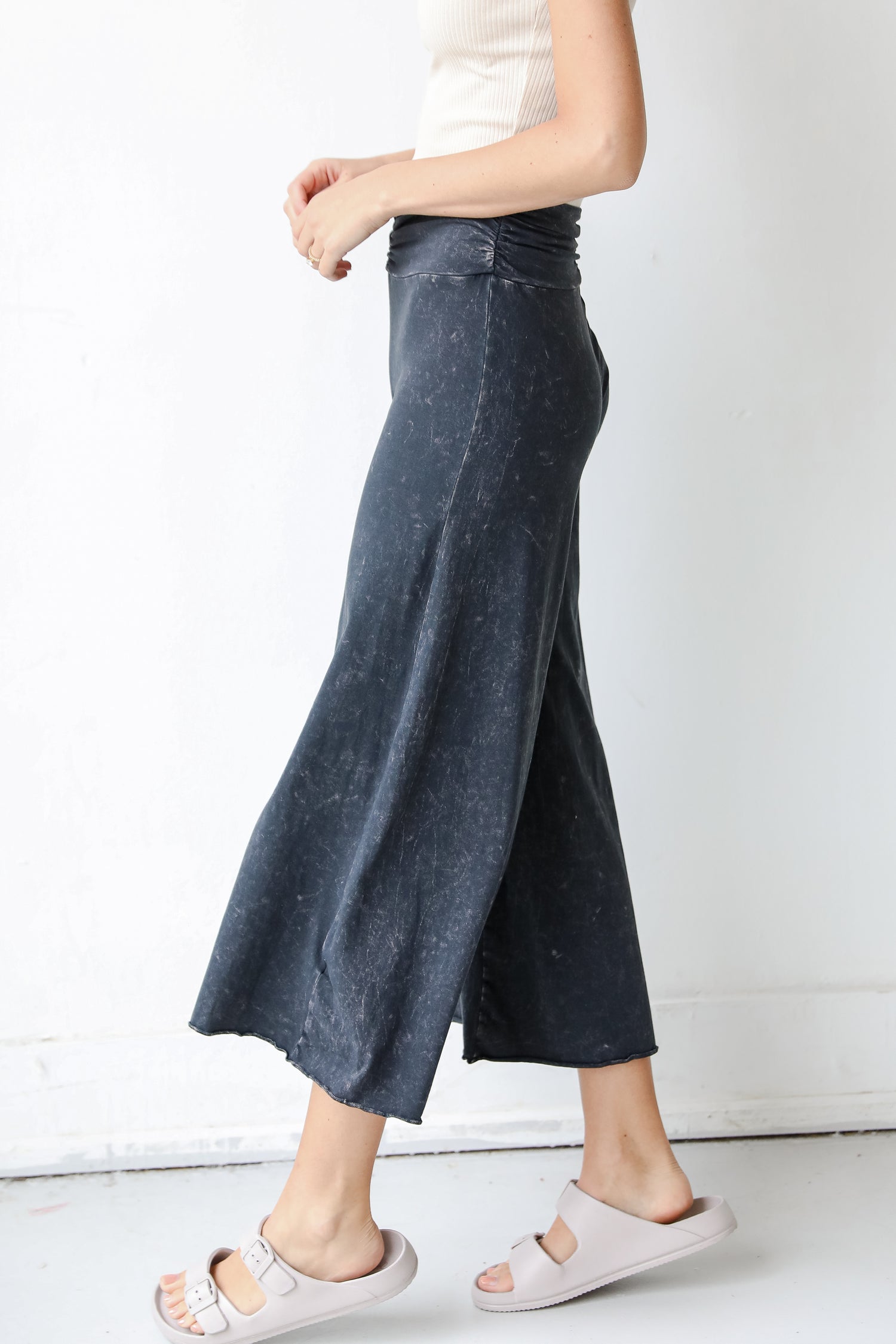 Wide Leg Pants side view