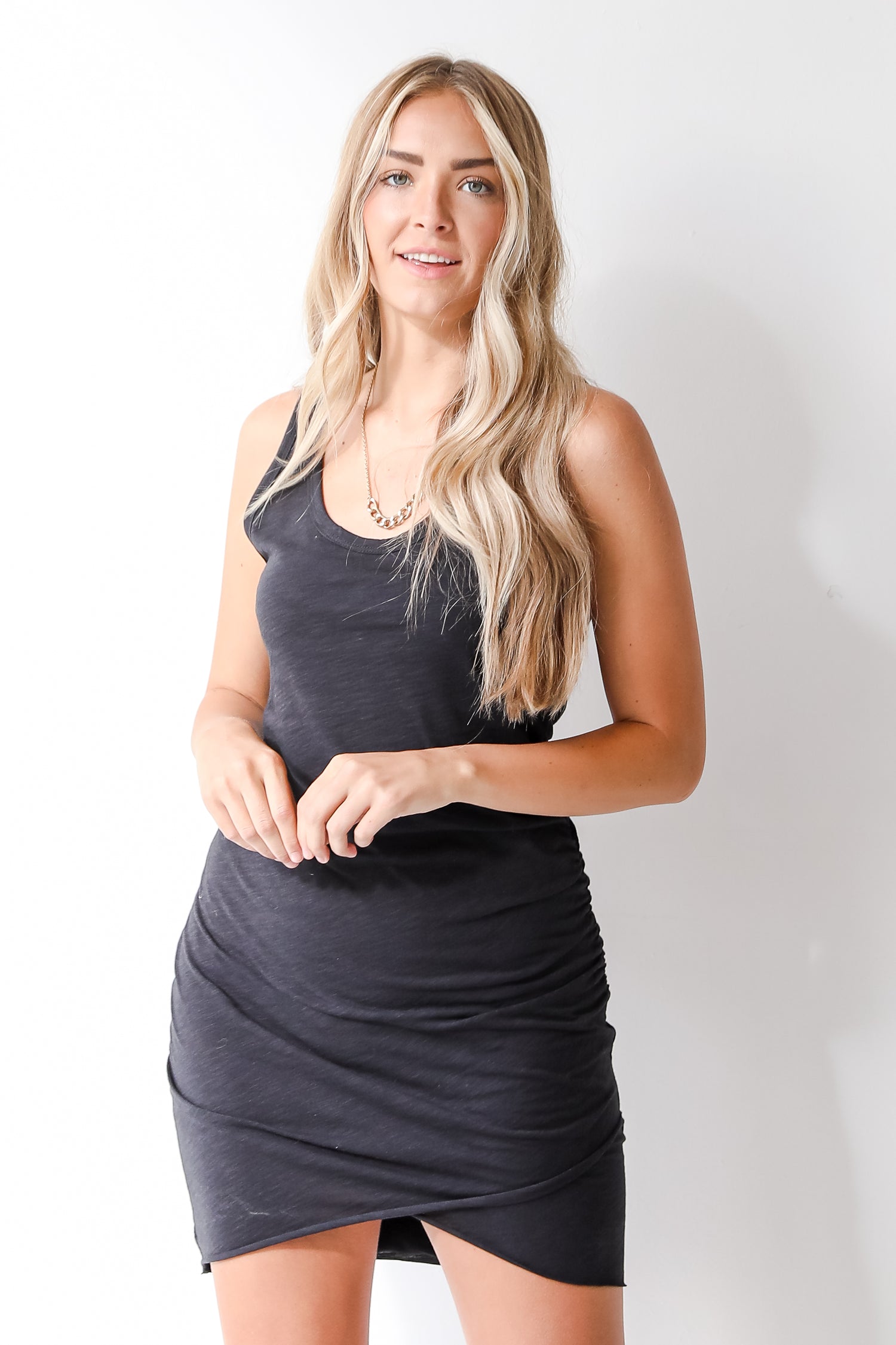 black bodycon dress